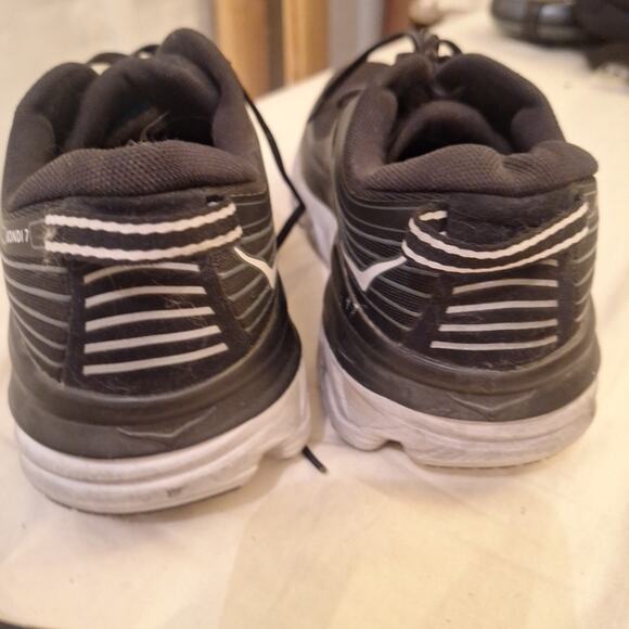 Hoka One Bondi 7 Black White Running Shoes Men's US Size 11 1110519 BWHT - Picture 2 of 8